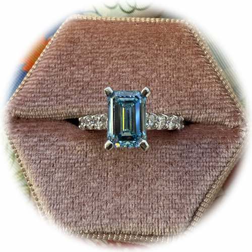 Amelia ring